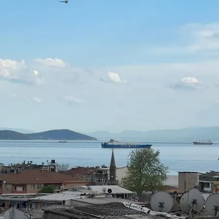 Fatih Merkezi Lokasyon Guezel Teras Manzarali Apartmán *